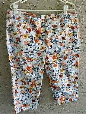 St John’s Bay Multi-Color Floral Women’s Casual Capris Size 18